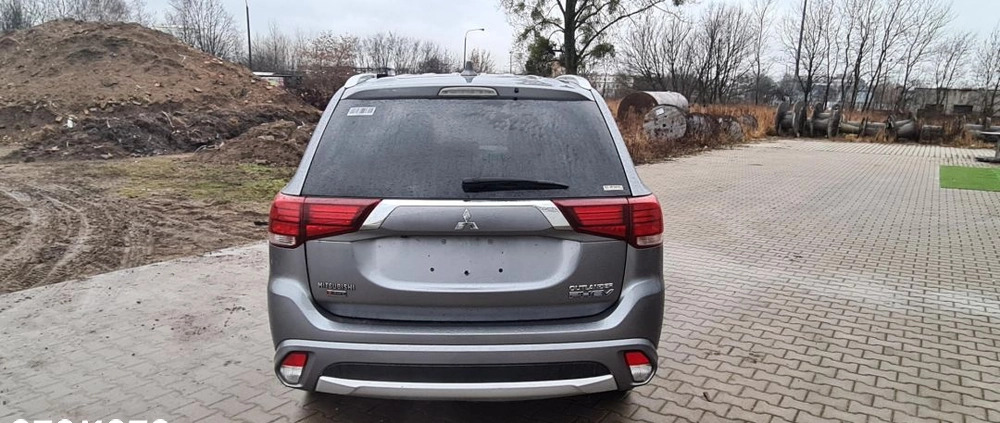 Mitsubishi Outlander cena 98900 przebieg: 63655, rok produkcji 2018 z Gostynin małe 379